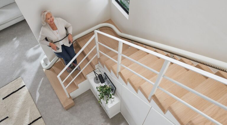 Can Stairlifts Go Around Corners FI